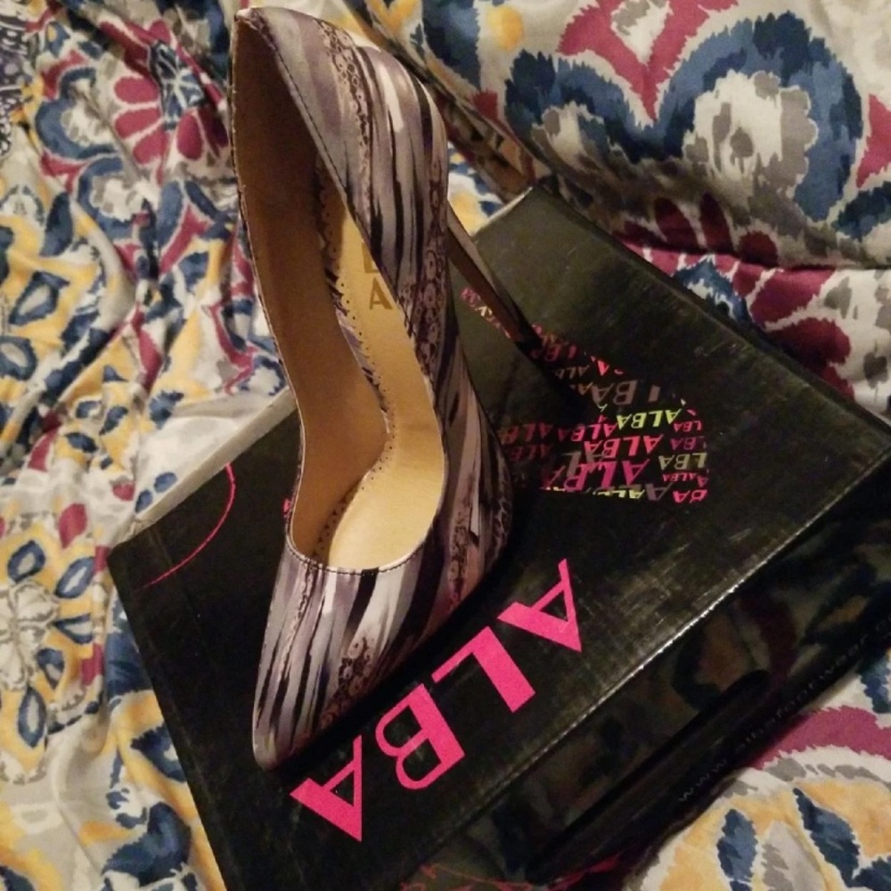 Light purple high heels